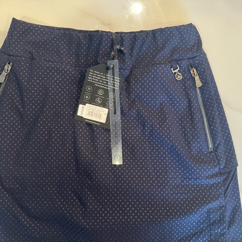 NWT Navy Polka Dot ANATOMIE Golf Skirt with hidden shorts and Zipper Pockets